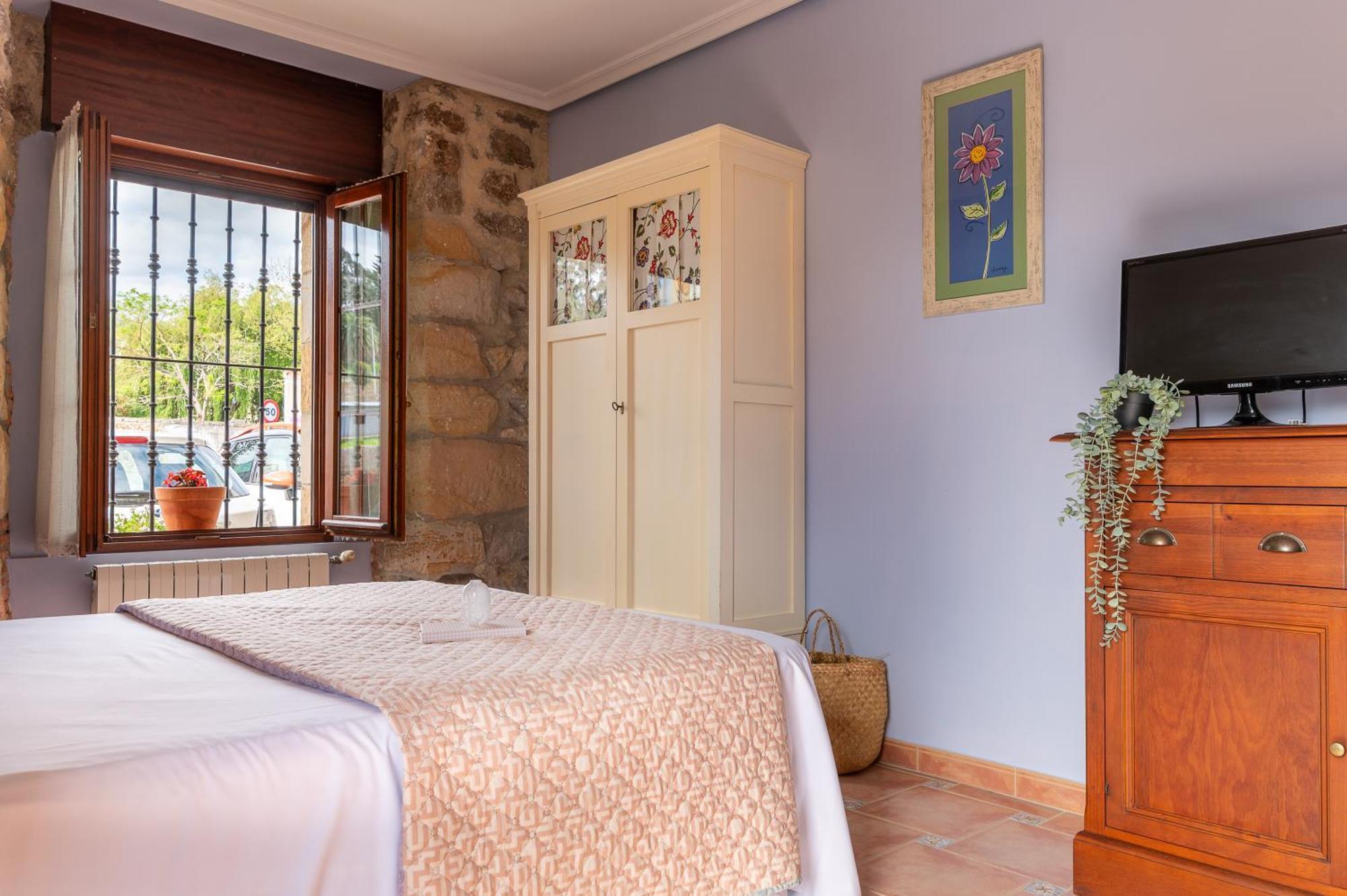 Cóbreces Apartamentos El Cruce De Moraton מראה חיצוני תמונה