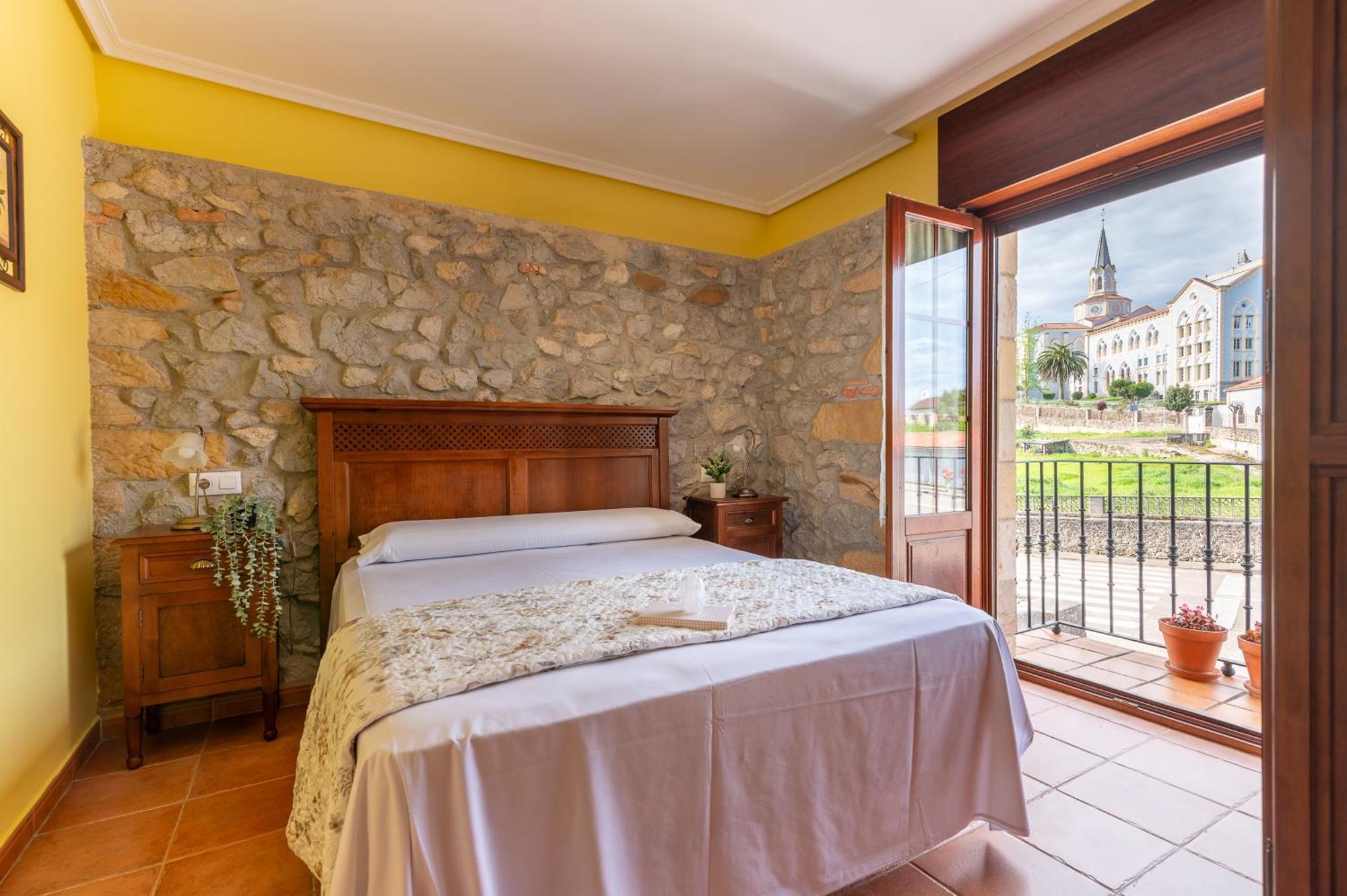Cóbreces Apartamentos El Cruce De Moraton מראה חיצוני תמונה
